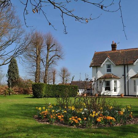 Hookwood Lodge London Gatwick Horley Exterior foto